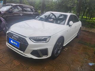 奥迪A4L 40TFSI 2.0T 自动 时尚动感型 