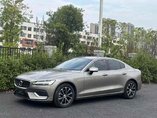 沃尔沃S60 T4 2.0T 自动 智逸豪华版 