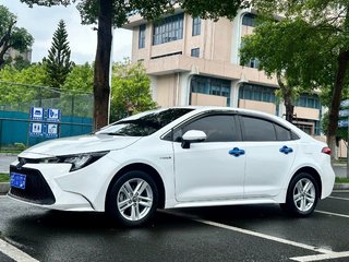 丰田雷凌 双擎 1.8L 自动 领先版 