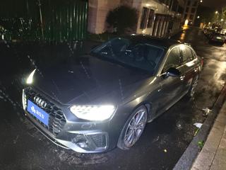 奥迪A4L 45TFSI 2.0T 自动 quattro臻选动感型 