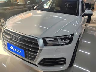 奥迪Q5L 40TFSI 2.0T 自动 荣享进取型 