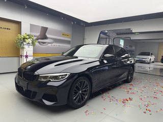 宝马3系 330Li 2.0T 自动 M运动曜夜套装 