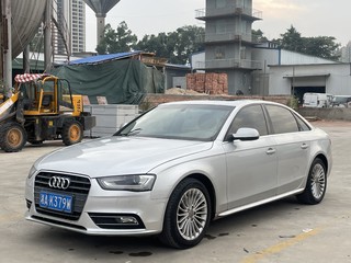 奥迪A4L 35TFSI 2.0T 自动 舒适型 