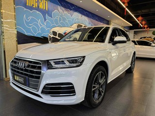 奥迪Q5L 45TFSI 2.0T 自动 尊享时尚型 