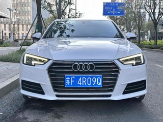 奥迪A4L 40TFSI 2.0T 自动 30周年进取型 