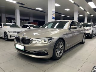 宝马5系新能源 530Le 2.0T 自动 豪华套装 