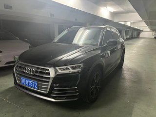 奥迪Q5L 40TFSI 2.0T 自动 改款荣享时尚型 