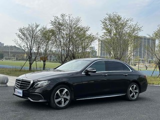 奔驰E级 E300L 2.0T 自动 运动时尚型 