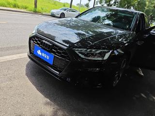 奥迪A4L 40TFSI 2.0T 自动 豪华动感型 