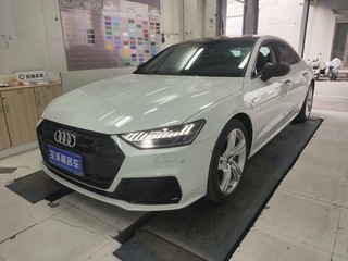 奥迪A7L 45TFSI 2.0T 自动 S-line见远型流晶套装 