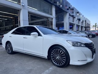 丰田皇冠 2.0T 