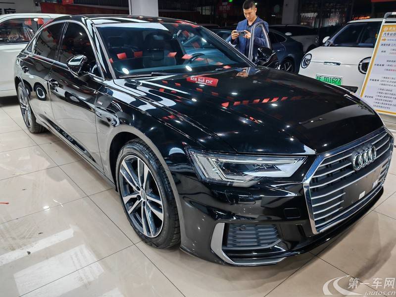 奥迪A6L 40TFSI 2022款 2.0T 自动 豪华动感型 (国Ⅵ) 