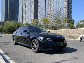 宝马3系 325Li 2.0T 自动 M运动套装 