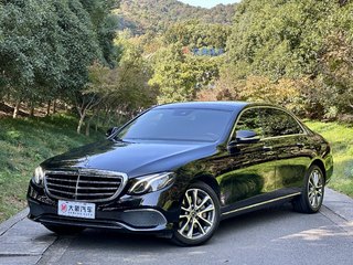 奔驰E级 E300L 2.0T 自动 豪华型 