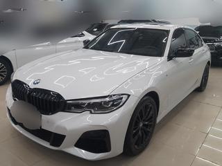 宝马3系 325Li 2.0T 自动 M运动曜夜套装 