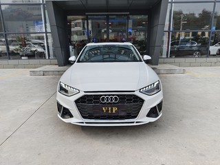 奥迪A4L 35TFSI 2.0T 自动 时尚动感型 