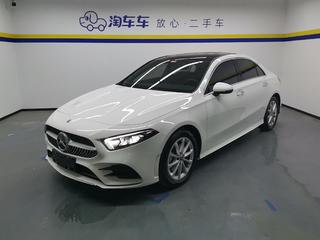 奔驰A级 A200L 1.3T 自动 改款运动轿车时尚型 