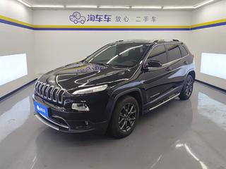 吉普自由光 2.0L 自动 经典运动版 