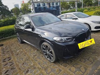 X3 2.0T 改款二领先型M曜夜套装 