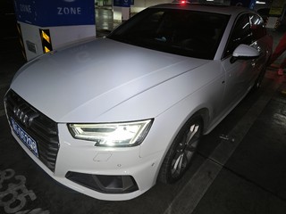 奥迪A4L 40TFSI 2.0T 自动 时尚型 