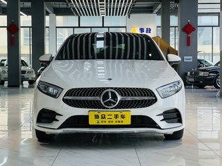 奔驰A级 A200L 1.3T 自动 运动轿车时尚型 