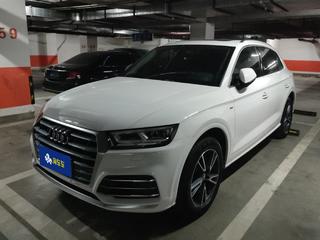 奥迪Q5L 40TFSI 2.0T 自动 改款荣享时尚型 