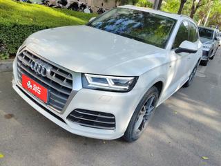 奥迪Q5L 40TFSI 2.0T 自动 荣享时尚型 