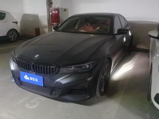 宝马3系 325i 2.0T 自动 M运动曜夜套装 