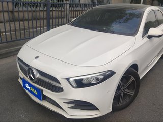 奔驰A级 A200L 1.3T 自动 改款二运动轿车时尚型 