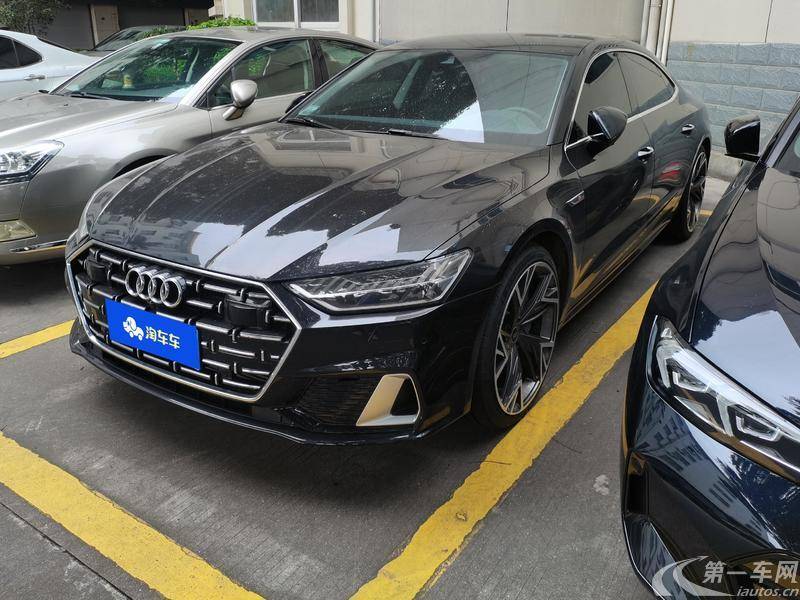 奥迪A7L 45TFSI 2022款 2.0T 自动 S-line筑梦青春版 (国Ⅵ) 