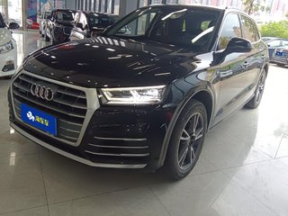 奥迪Q5L 40TFSI 2.0T 自动 改款荣享时尚型 