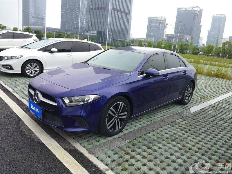 奔驰A级 A180L 2020款 1.3T 自动 改款运动轿车版 (国Ⅵ) 