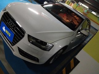 奥迪A4L 35TFSI 2.0T 自动 舒适型典藏版 