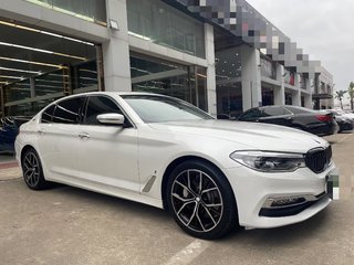 宝马5系新能源 530Le 2.0T 自动 豪华套装 