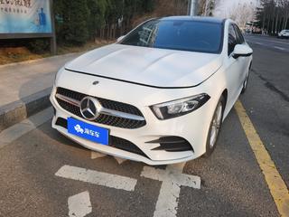 奔驰A级 A200L 1.3T 自动 改款运动轿车动感 