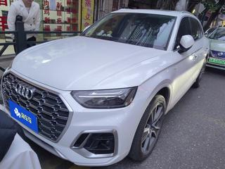 奥迪Q5L 40TFSI 2.0T 自动 时尚动感型 