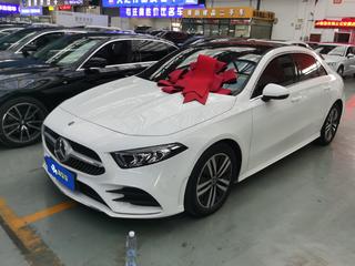 奔驰A级 A180L 1.3T 自动 运动轿车版 