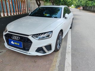 奥迪A4L 40TFSI 2.0T 自动 时尚动感型 