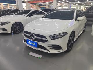 奔驰A级 A200L 1.3T 自动 运动轿车动感型 