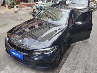 宝马3系 325i 2.0T 自动 M运动曜夜套装 