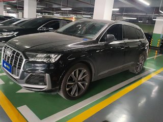 奥迪Q7 55 3.0T 自动 运动型quattro-S-line 