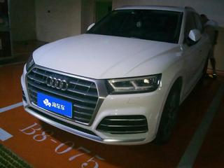 奥迪Q5L 40TFSI 2.0T 自动 荣享时尚型 