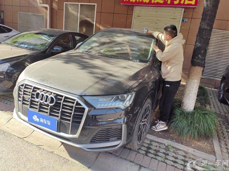 奥迪Q7 55 [进口] 2021款 3.0T 自动 运动型quattro-S-line 