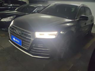 奥迪Q5L 40TFSI 2.0T 自动 荣享时尚型 