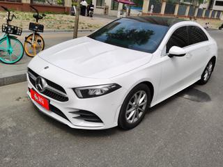 奔驰A级 A200L 1.3T 自动 运动轿车版 