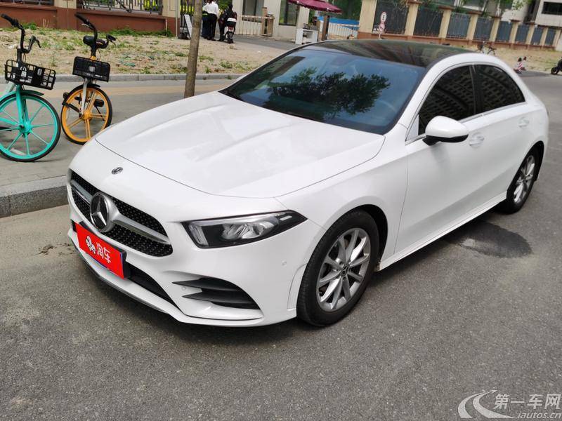 奔驰A级 A200L 2019款 1.3T 自动 运动轿车版 (国Ⅵ) 