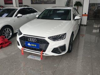 奥迪A4L 40TFSI 2.0T 自动 时尚动感型 