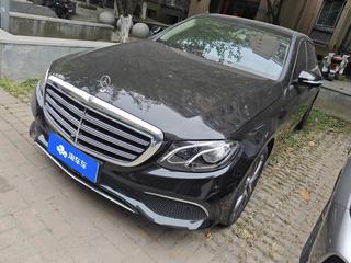 奔驰E级 E300L 2.0T 自动 运动时尚型 