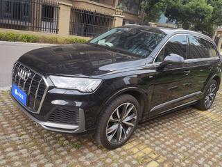 奥迪Q7 55 3.0T 自动 运动型quattro-S-line 