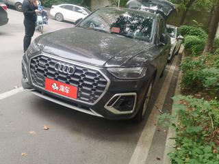 奥迪Q5L 40TFSI 2.0T 自动 豪华动感型 